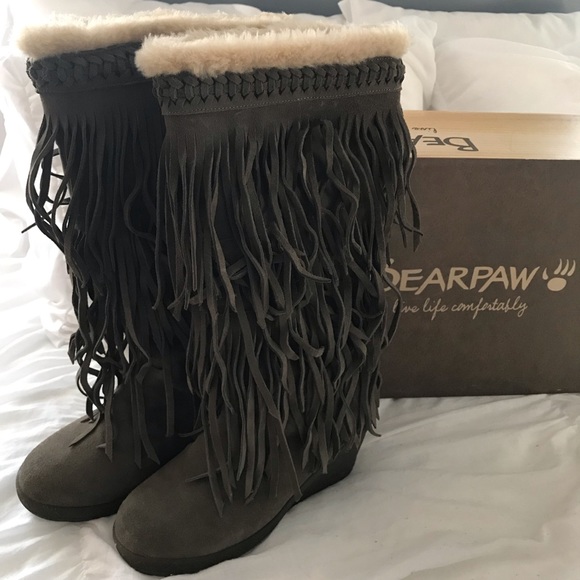 bearpaw fringe boots